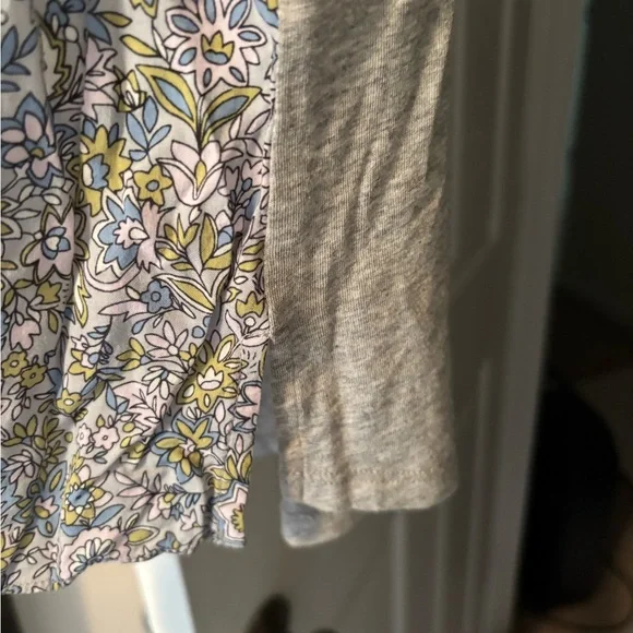 J. Jill Gray and Floral Patterned Top - Picture 3 of 8